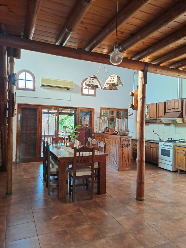 CASA EN VENTA 4 DORMITORIOS EN DORREGO GUAYMALLEN