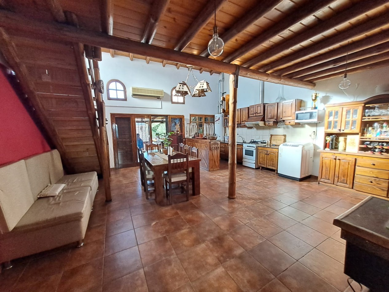 CASA EN VENTA 4 DORMITORIOS EN DORREGO GUAYMALLEN