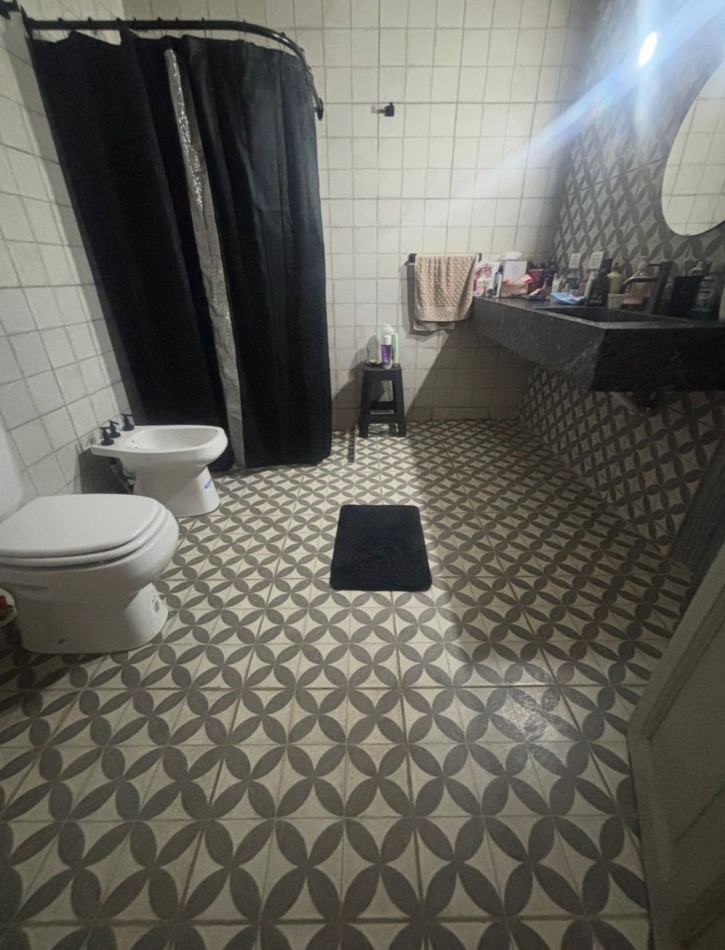Casa en venta 3 dormitorios, cochera y patio - Sexta Seccion, Ciudad de Mendoza