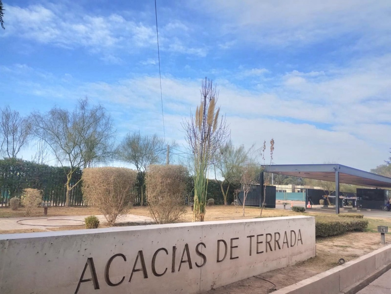 CASA EN VENTA EN ACACIAS DE TERRADA- LUJAN DE CUYO