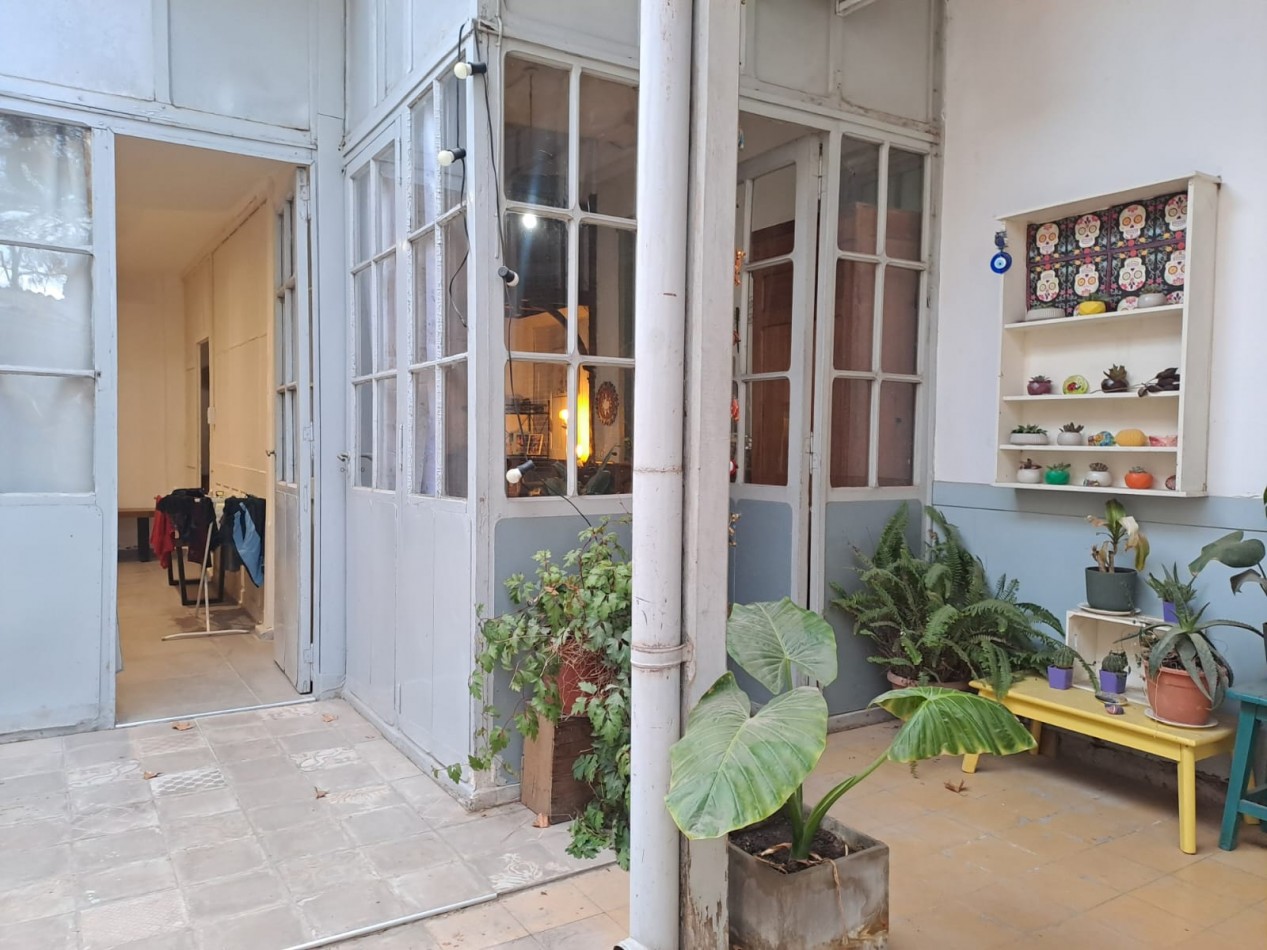 Casa en venta 3 dormitorios, cochera y patio - Sexta Seccion, Ciudad de Mendoza