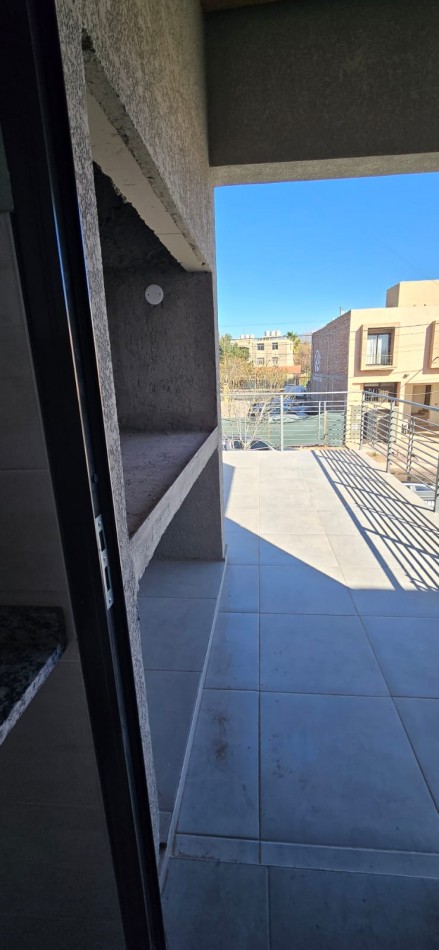 Departamento a estrenar en venta - 2 dormitorios, cochera y terraza - Rincon Veneto