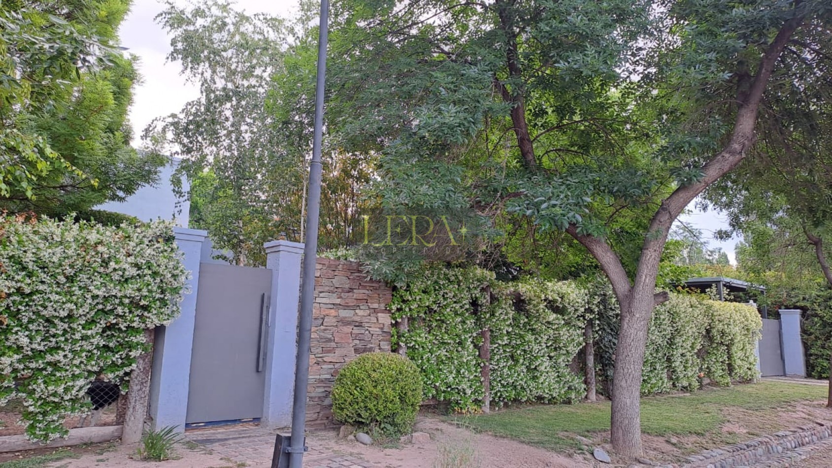Casa en Venta con 4 Dorm. en Chacras de Coria