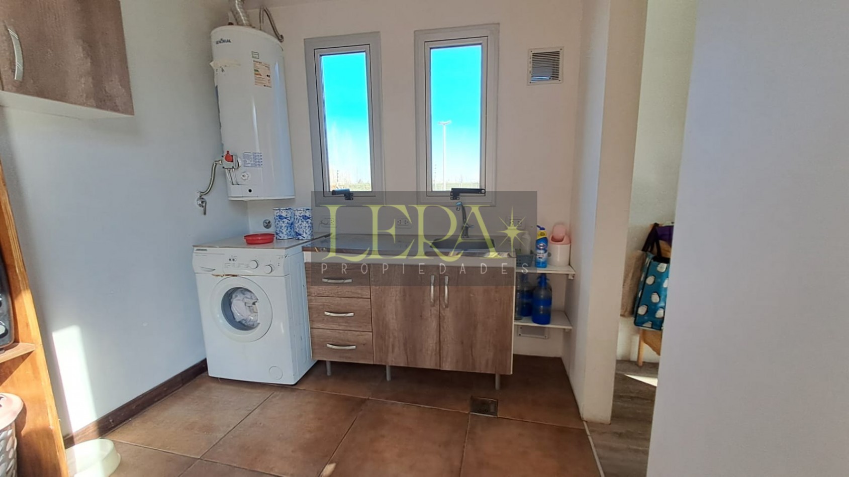 CASA EN VENTA CON 3 DORMITORIOS EN LAS COMPUERTAS LUJAN DE CUYO