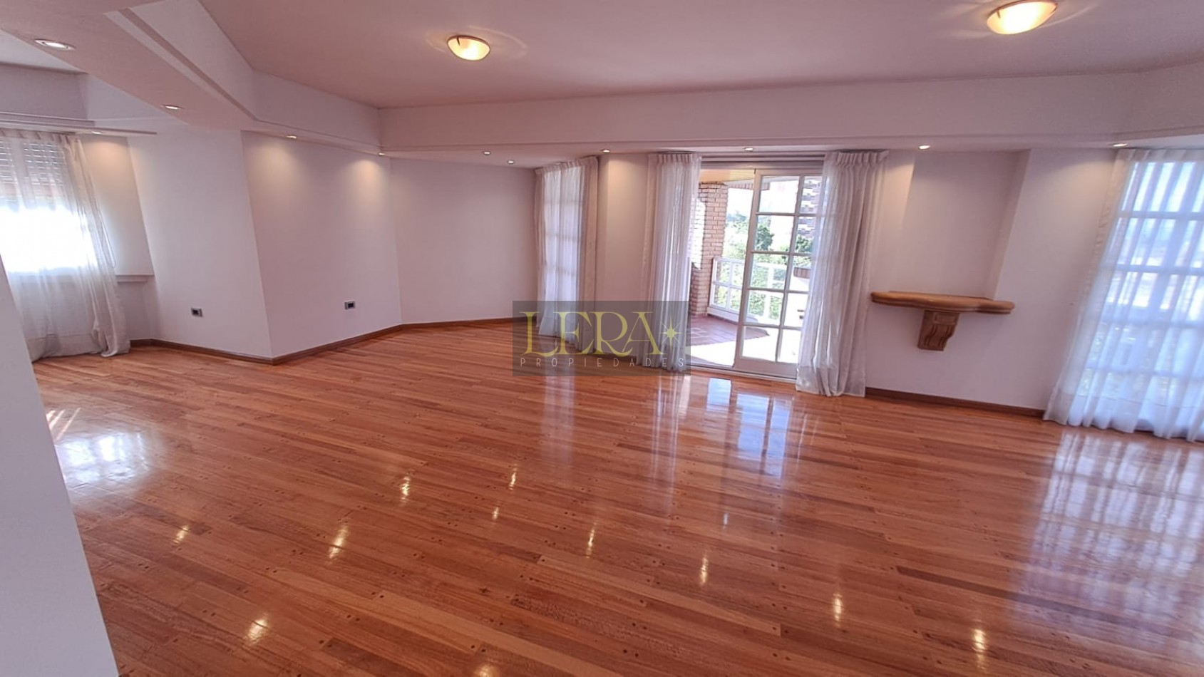 Departamento semipiso en alquiler sobre Av. Emilio Civit Ciudad de Mendoza