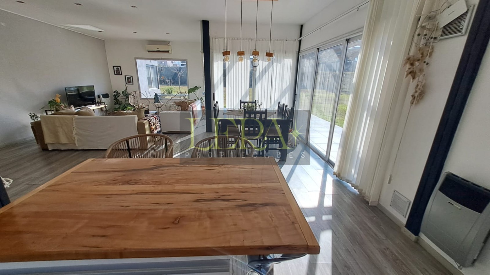 CASA EN VENTA CON 3 DORMITORIOS EN LAS COMPUERTAS LUJAN DE CUYO