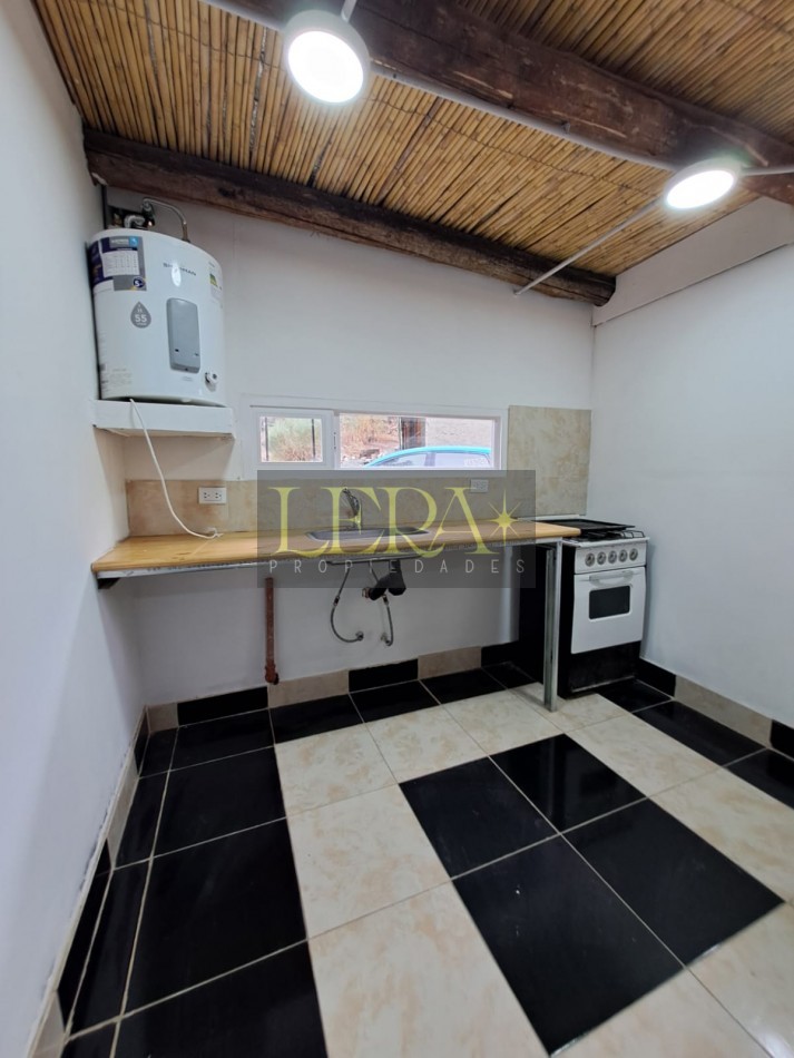 CASA EN ALQUILER DE 1 DORMITORIO EN EL SALTO.