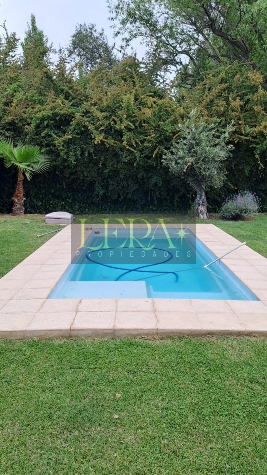 Casa en Venta con 4 Dorm. en Chacras de Coria
