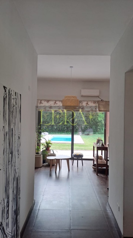 Casa en Venta con 4 Dorm. en Chacras de Coria
