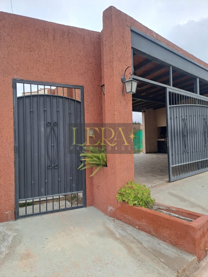 Casa de Categoria en Alquiler - Barrio Privado Cina Cina Norte - Guaymallen