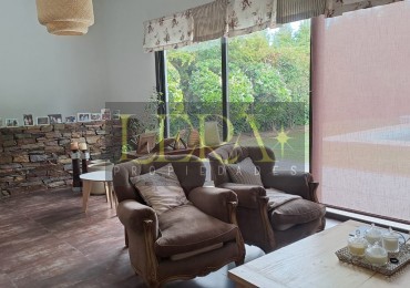 Casa en Venta con 4 Dorm. en Chacras de Coria
